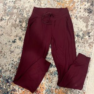 Lulu lemon burgundy size 4 joggers